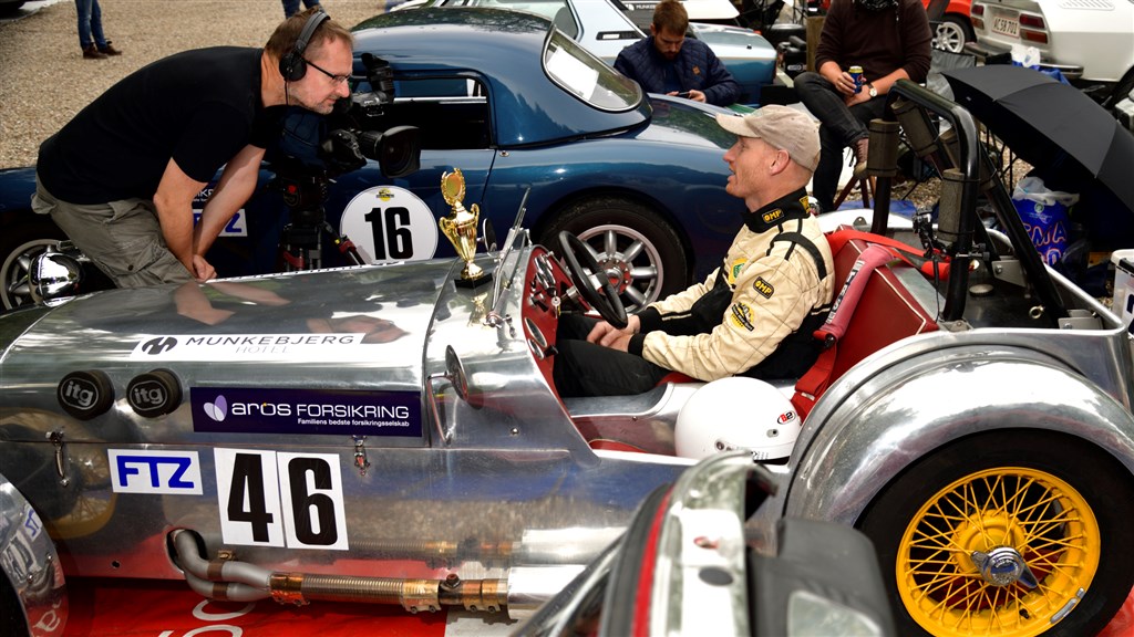 Mads Nygaard fra Vejle er typisk en af løbets hurtigste i sin Lotus Seven S1 fra 1960 – en bil designet af Formel 1-konstruktøren Colin Chapman for mere end 60 år siden, men stadig noget af det nærmeste man kommer på en racerbil med nummerplader på.
(Foto: Intercom)